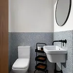 Numru 27 Expertly Restored Small House Of Character Apartment *