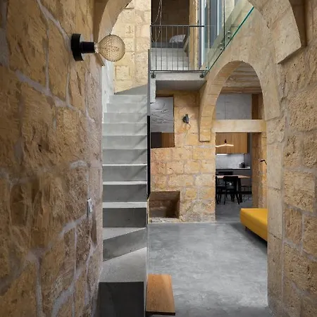 Numru 27 Expertly Restored Small House Of Character *