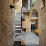 Numru 27 Expertly Restored Small House Of Character *