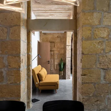 Apartment Numru 27 Expertly Restored Small House Of Character Cospicua