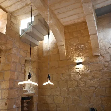 Numru 27 Expertly Restored Small House Of Character Lägenhet Cospicua