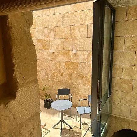 Numru 27 Expertly Restored Small House Of Character Apartment