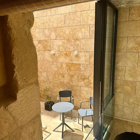 Numru 27 Expertly Restored Small House Of Character شقة