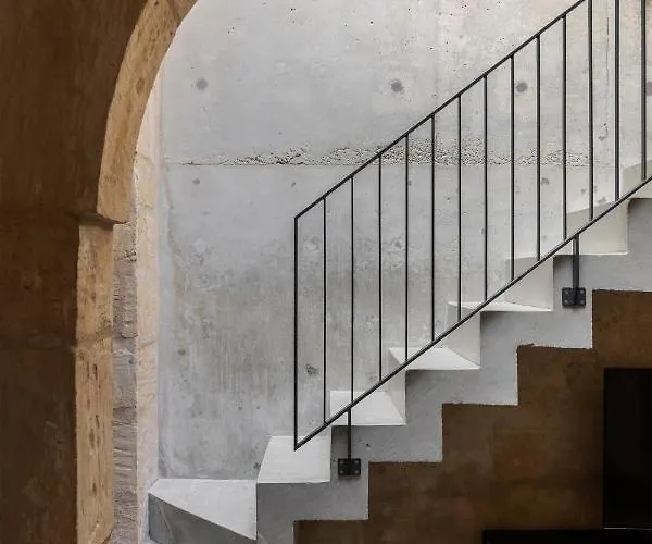 Numru 27 Expertly Restored Small House Of Character *